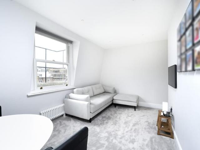 Apartment for rent in Brompton, Greater London