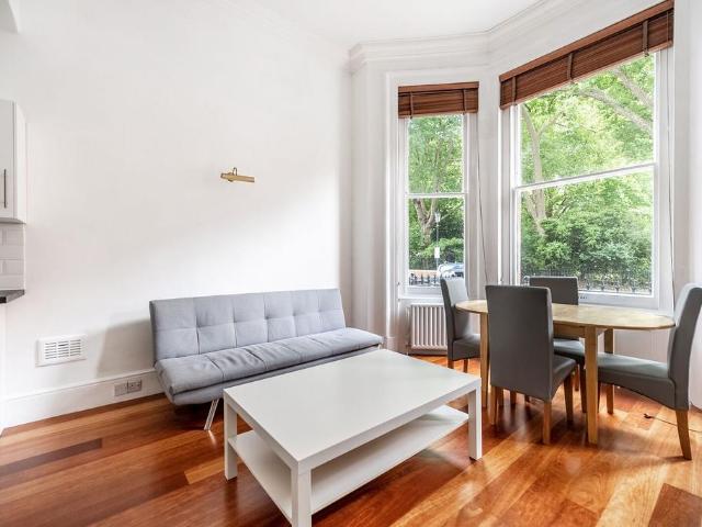 House for rent in Brompton, Greater London