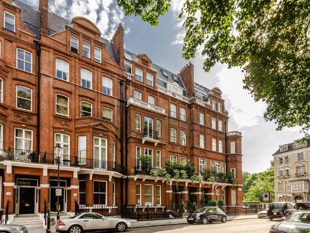 House for rent in Brompton, Greater London