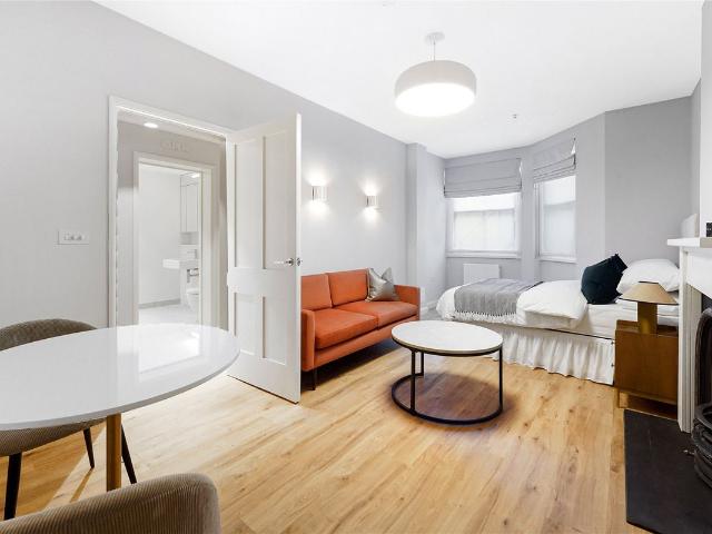 Studio for rent in Brompton, Greater London