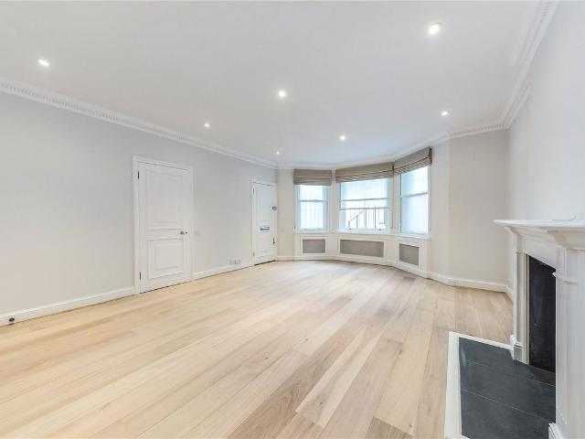 Apartment for rent in The Boltons, Greater London