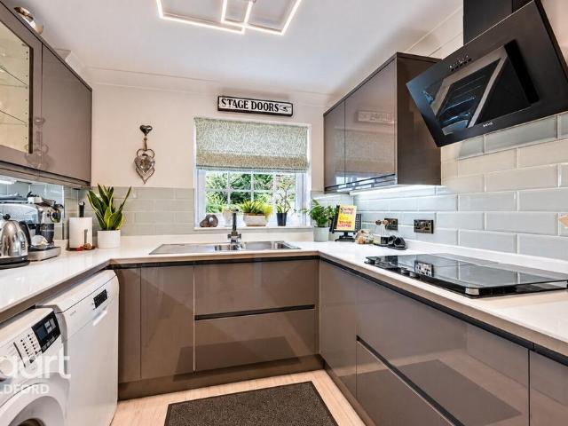Apartment for rent in Boxgrove, Guildford