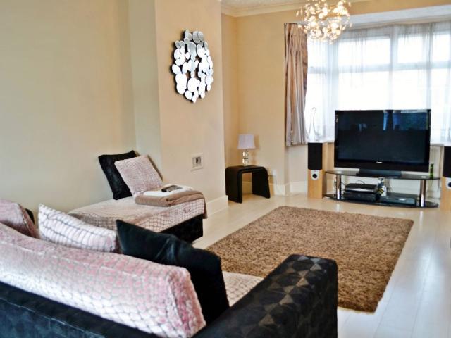House for rent in Gants Hill, Greater London