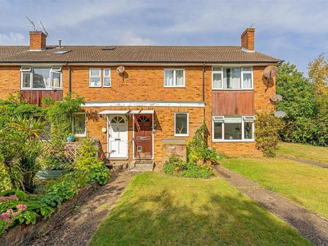 Apartment for rent in Hampton Hill, Greater London