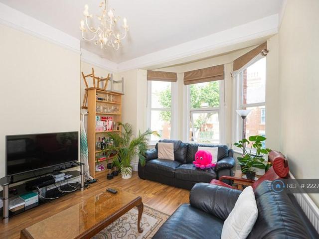 Apartment for rent in Stockwell Park, Greater London