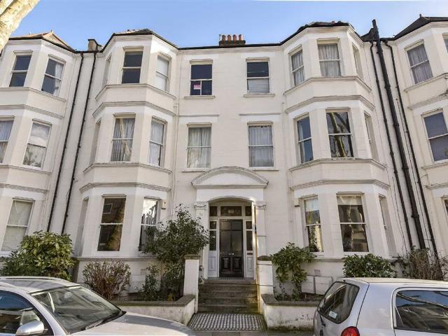 Apartment for rent in Stockwell Park, Greater London