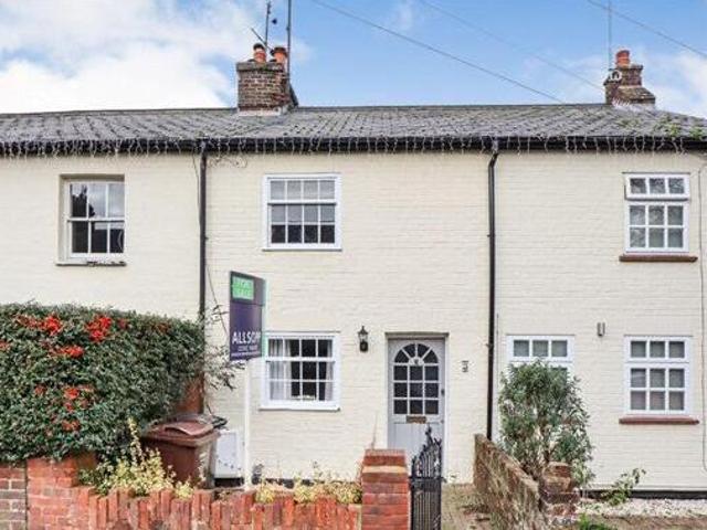 House for sale in Hatching Green, Five Acres