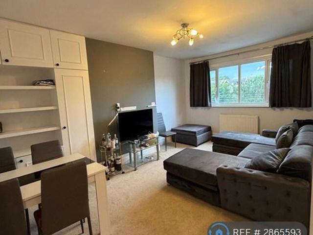 House for rent in London Borough of Ealing, Greater London