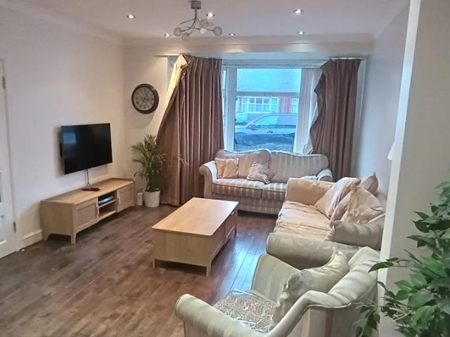 House for rent in London Borough of Redbridge, Greater London