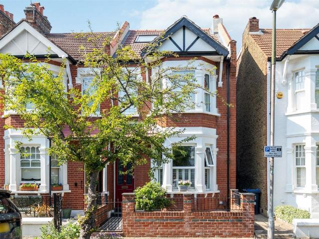 Apartment for rent in London Borough of Merton, Greater London