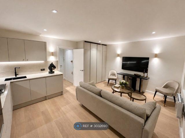 Apartment for rent in Marylebone, Greater London