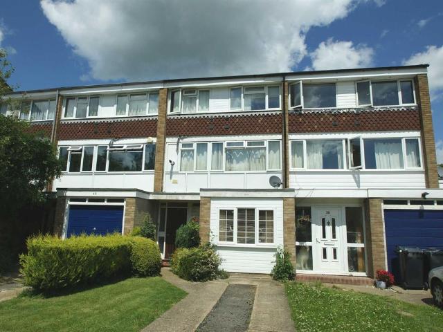 Apartment for rent in Highfield, Pouchen End