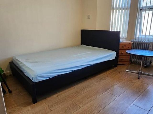 Studio for rent in Spring Park, Luton