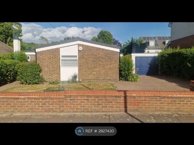 House for rent in Albany Park, Greater London