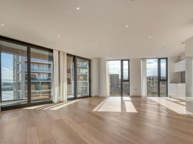 Apartment for rent in Royal Wharf, Greater London