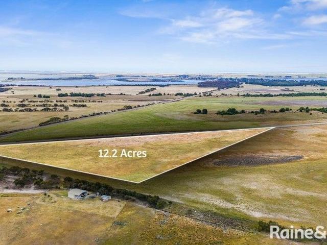 Land for sale in Clayton Bay, South Australia