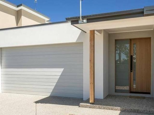 House for sale in Victoria