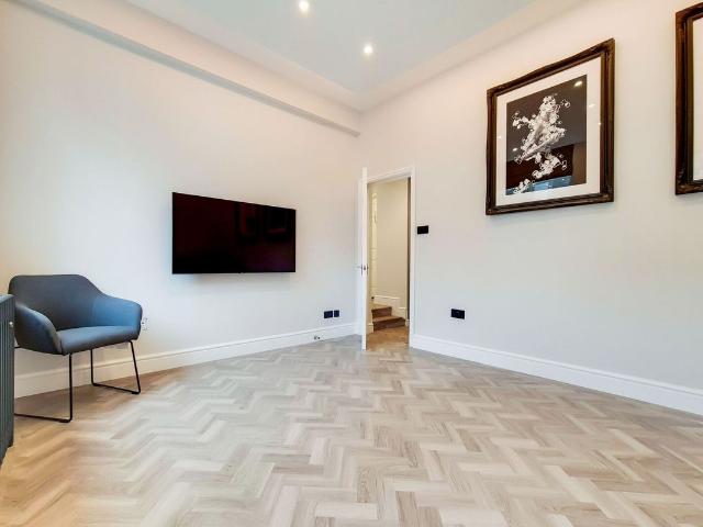 Apartment for rent in Aldgate, Lyons
