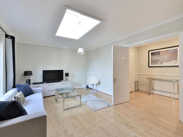 Apartment for rent in Aldgate, Lyons