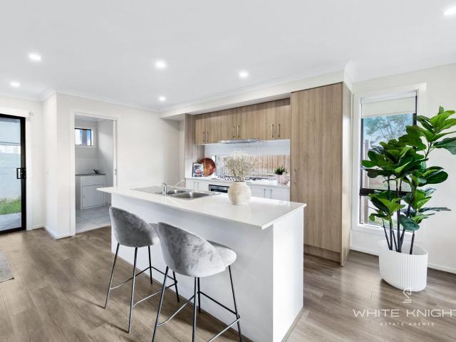 Townhouse for sale in Camerons Creek, Victoria