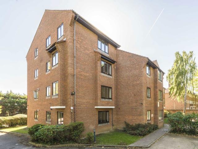 Apartment for rent in London Borough of Ealing, Greater London