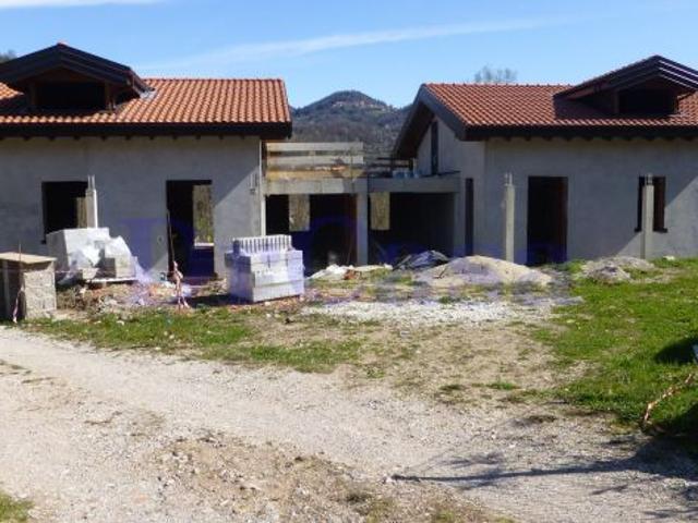 Villa Indipendente in vendita a Comunità Montana del Piambello, Cremenaga