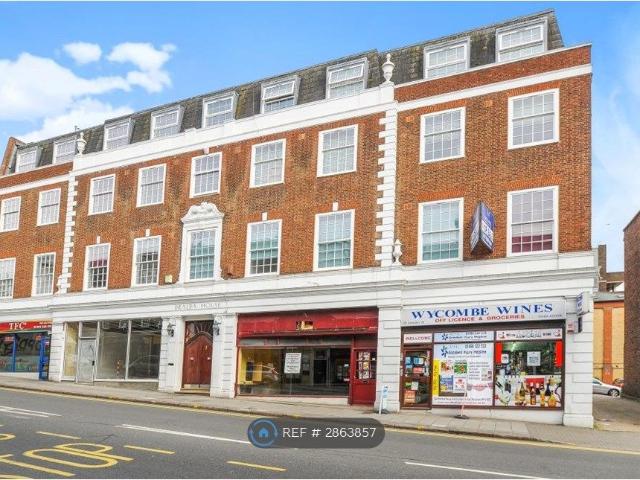 Room for rent in Daws Hill, Cressex
