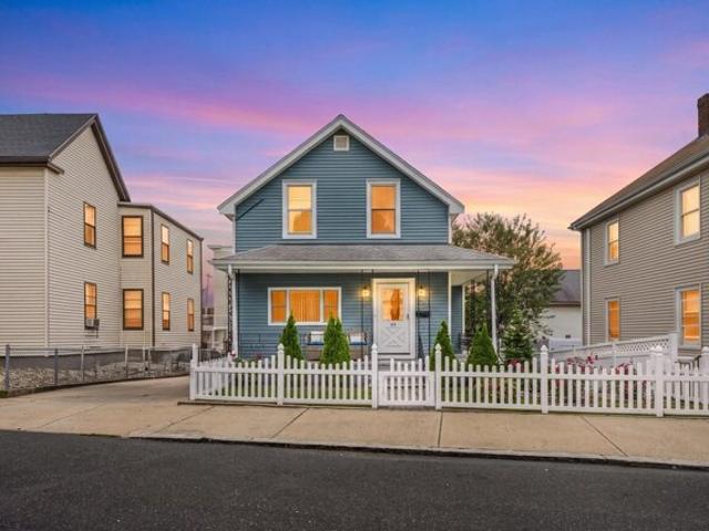 House for sale in Beachmont Square, Revere