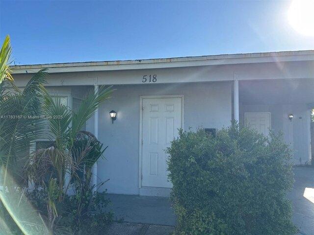 House for sale in Lake Park