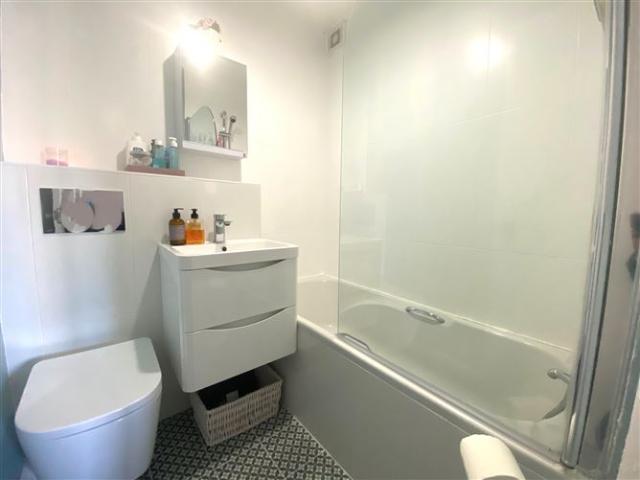 Apartment to rent in Bluebell, North Tipperary