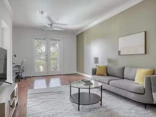 Apartment for rent in Canoga Park, California