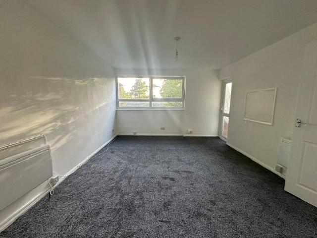 House for rent in Spring Park, Luton