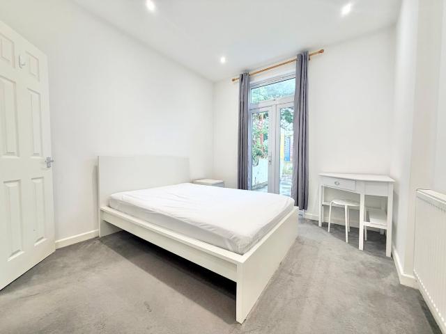 Room for rent in Glyndon, Greater London