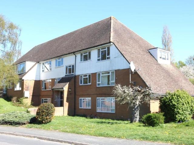 Apartment for rent in Pachesham Park, Surrey