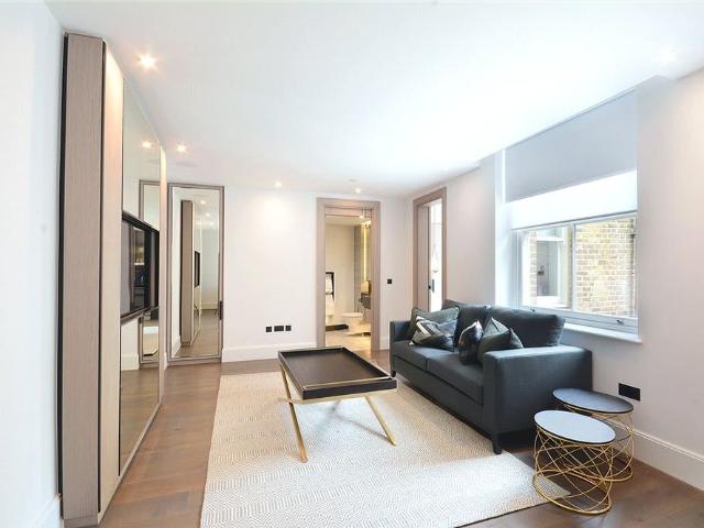 Apartment for rent in South Kensington, Greater London
