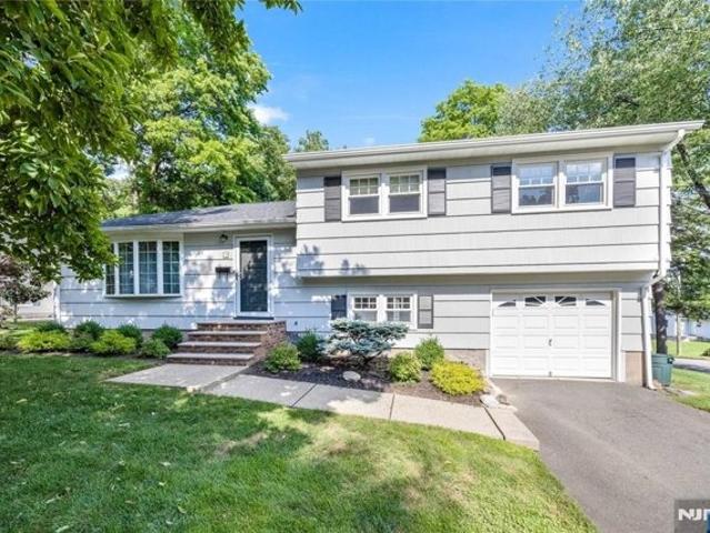 House for sale in Montvale, New Jersey