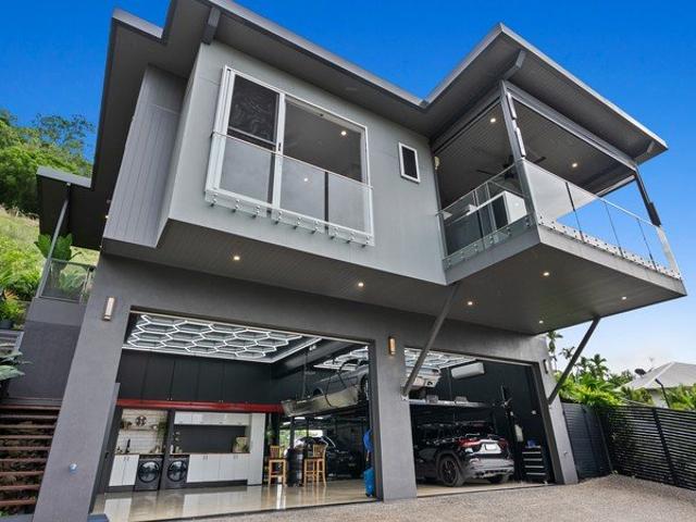 House for sale in Palm Cove, Queensland