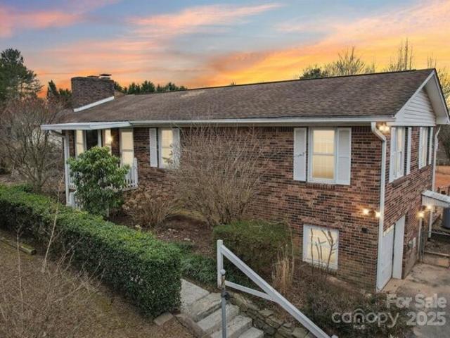 House for sale in East Flat Rock