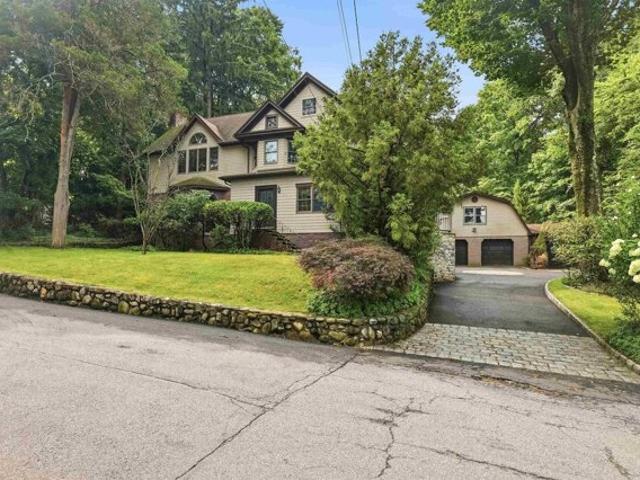 House for sale in Hillsdale, New Jersey