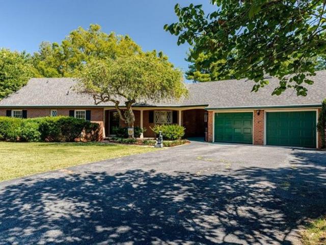 House for sale in Broadway, Virginia