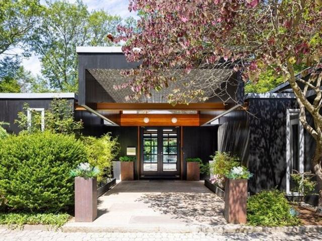 House for sale in Newton