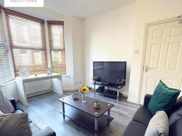 House for rent in Calderstones