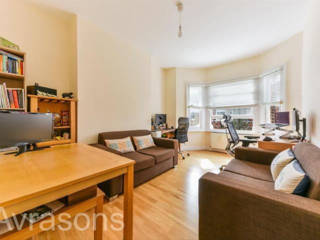 Apartment for rent in Oval, Greater London