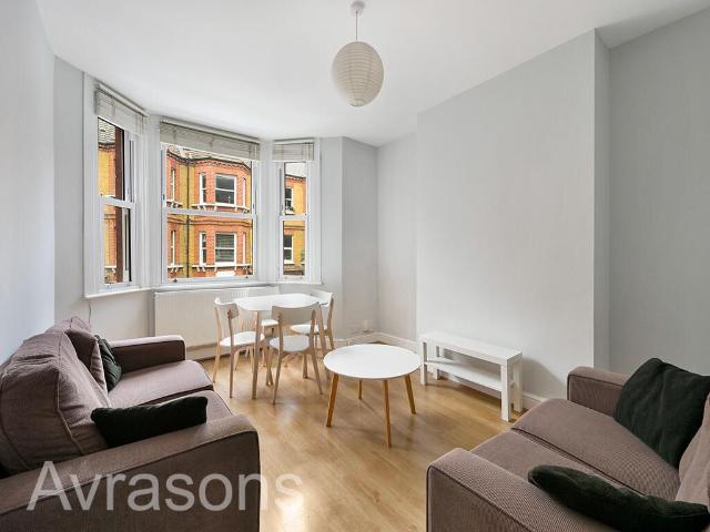 Apartment for rent in Oval, Greater London