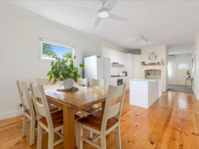 Room for rent in Camerons Creek, Victoria