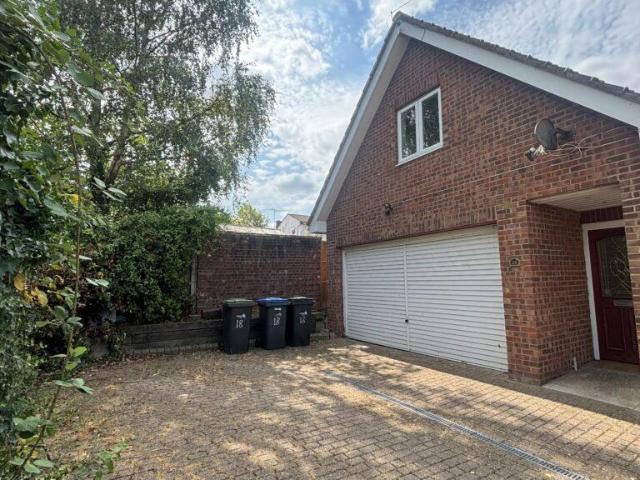 House for rent in Southgate, Greater London
