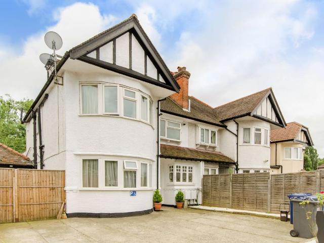 Studio for rent in Childs Hill, Greater London