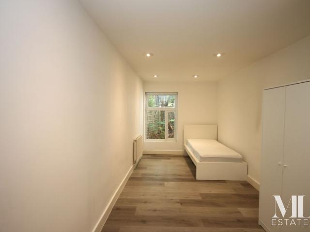 Studio for rent in Childs Hill, Greater London