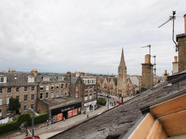 Apartment for rent in Lorne, Leith