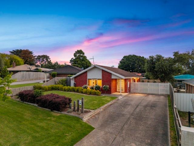 House for sale in Pakenham Heights Estate, Melbourne